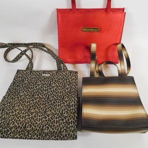Three Tote-Style Purses	CL3555	0820